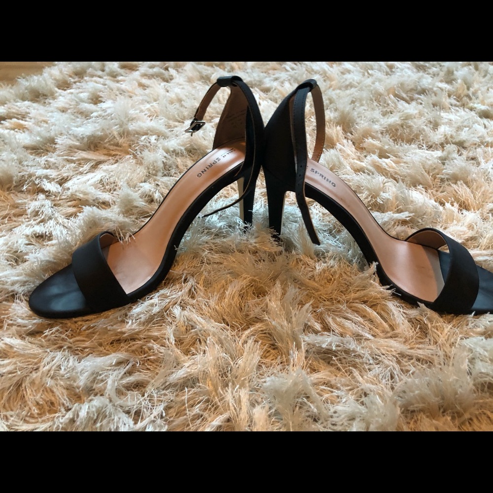 Heels - Picture 3 of 3